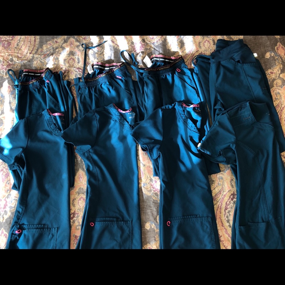 Scrub set